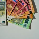 Economia Portuguesa: Governo Propõe Salário Mínimo de 860€ e AtlasEdge Investe 253M€ em Lisboa